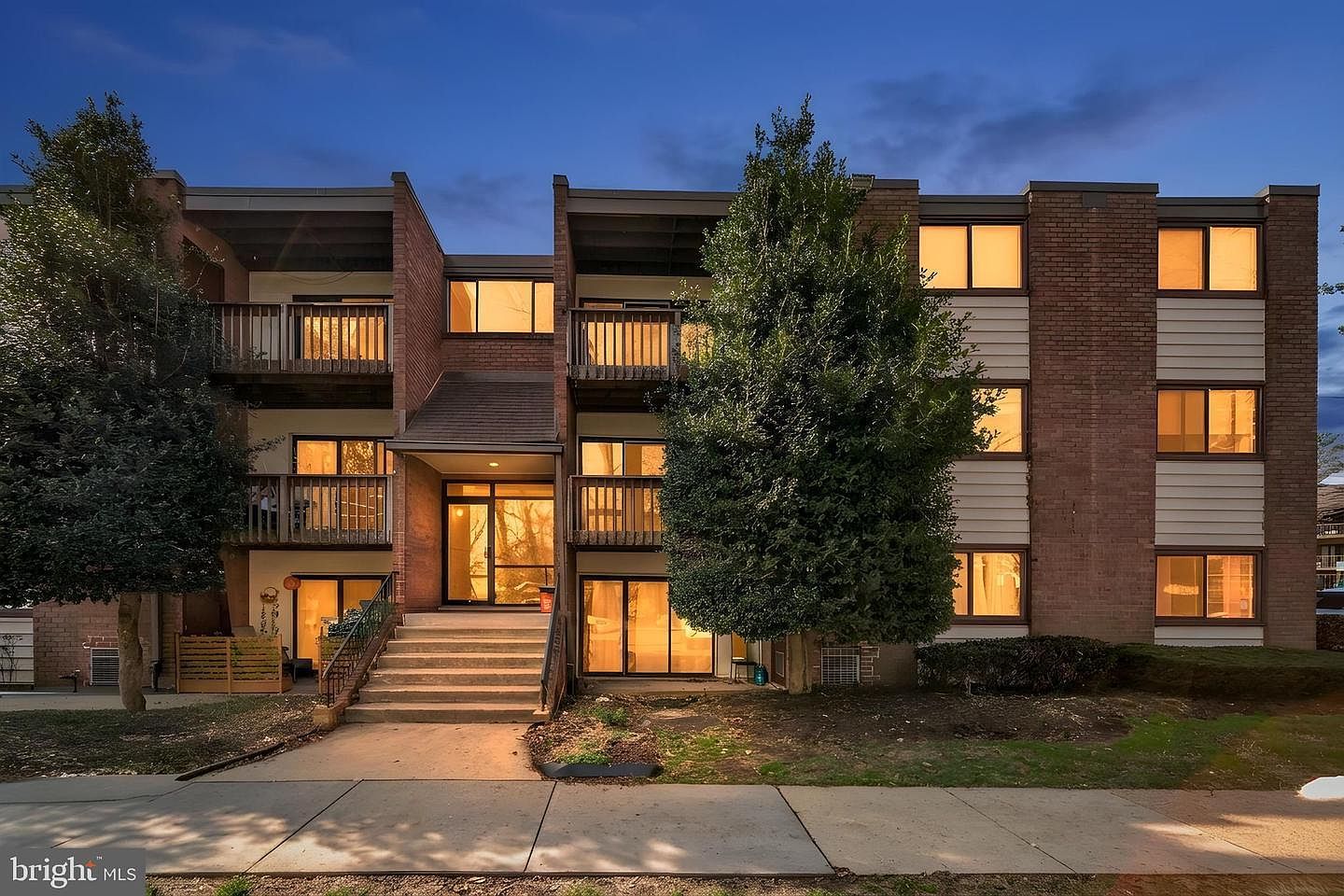 10725 W West Dr #303 Fairfax, VA 22030  | Condominium