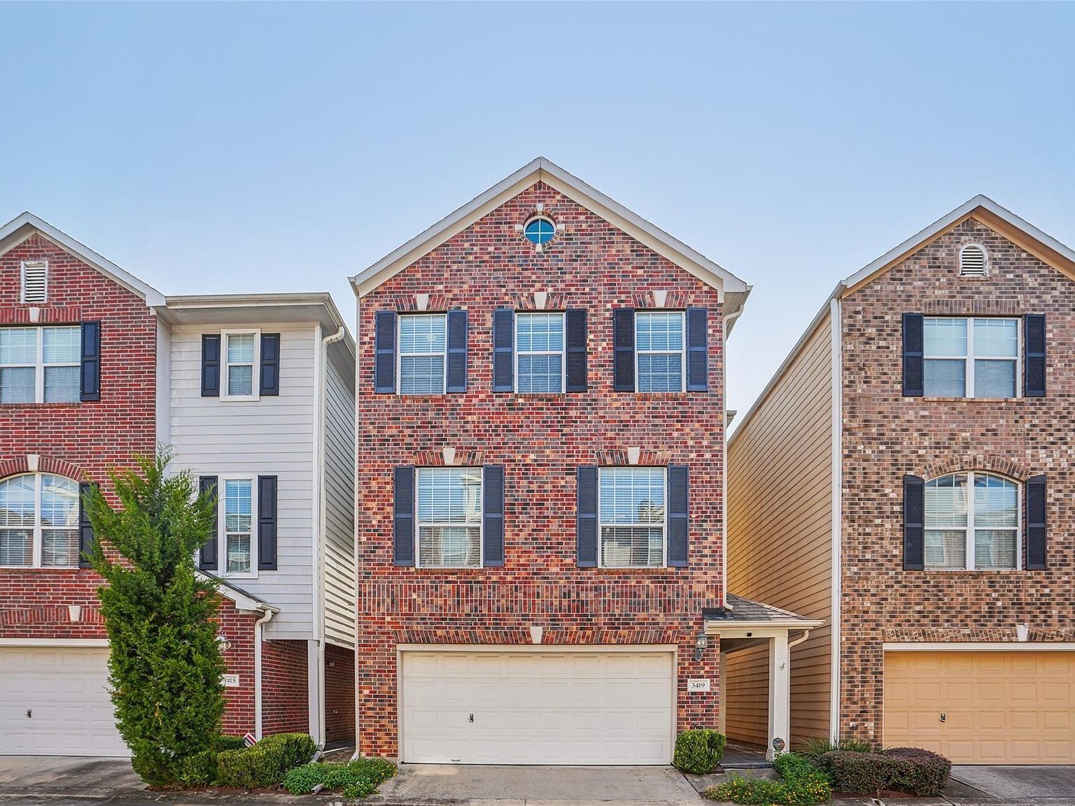 3419 Skyline Village Dr Houston, TX 77057 - Thumbnail 2