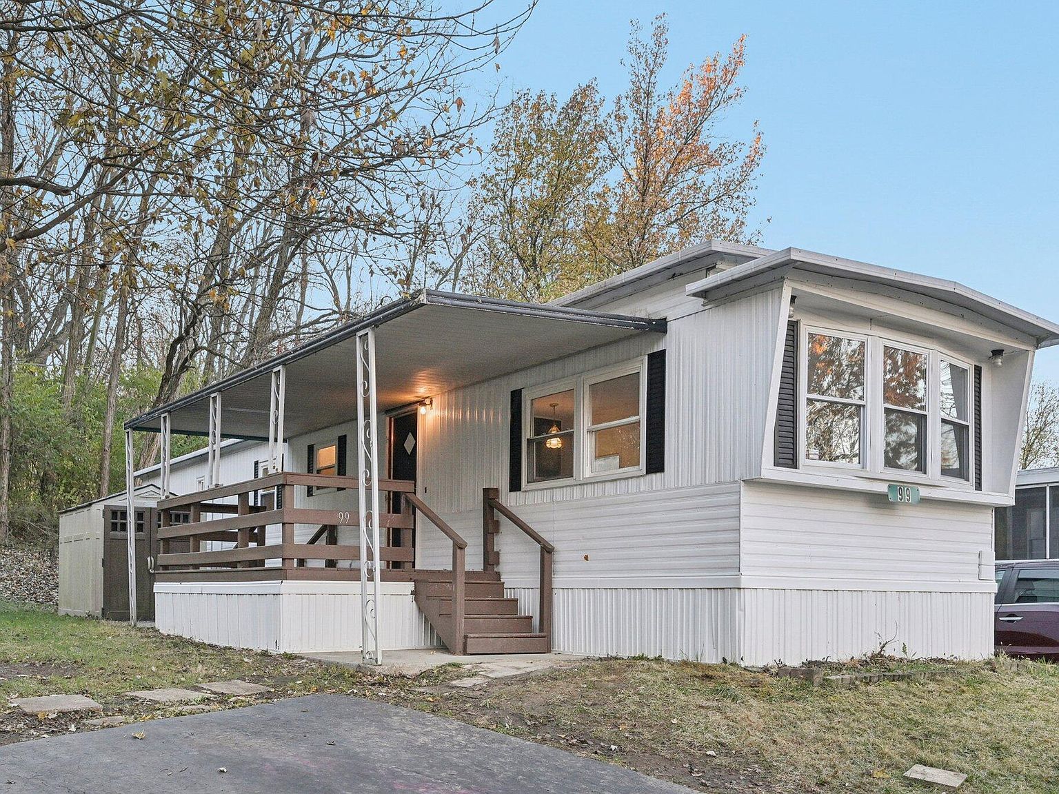 99 Hampton Ln Reynoldsburg, OH 43068 - Thumbnail 2