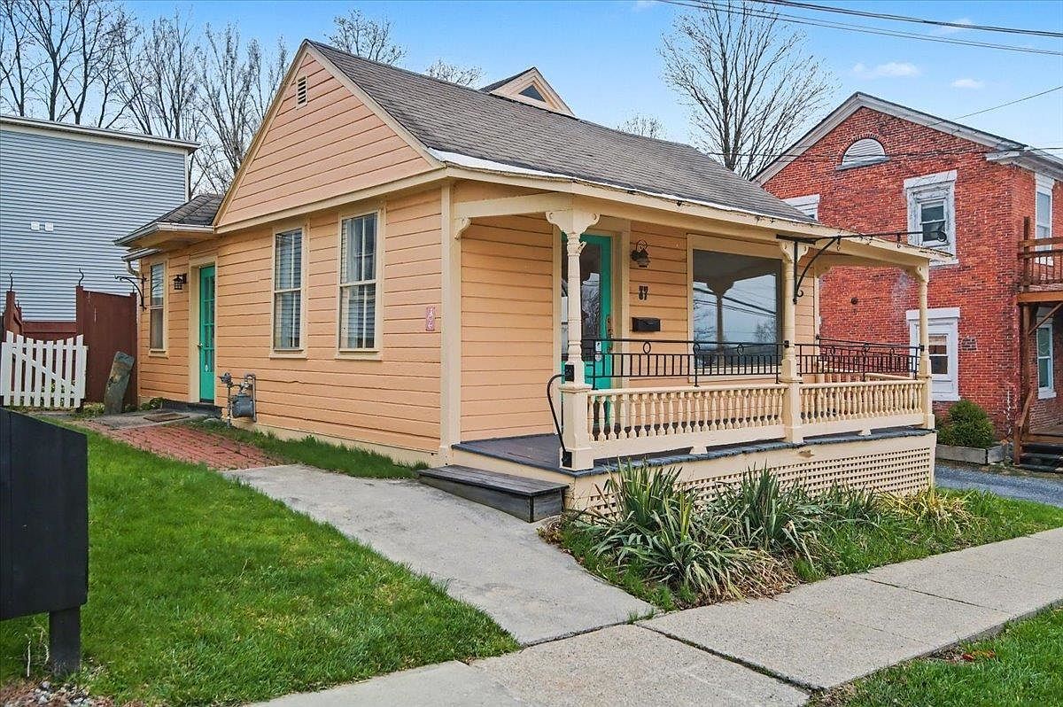 37 Green St Vergennes, VT 05491  | Single Family