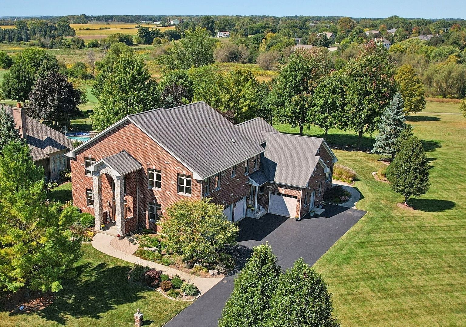 9804 Palmer Dr Village Of Lakewood, IL 60014 - Thumbnail 2