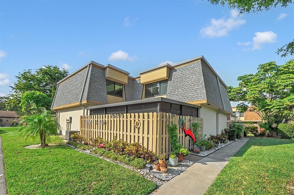 747 NW 30th Ave APT D Delray Beach, FL 33445 - Thumbnail 2