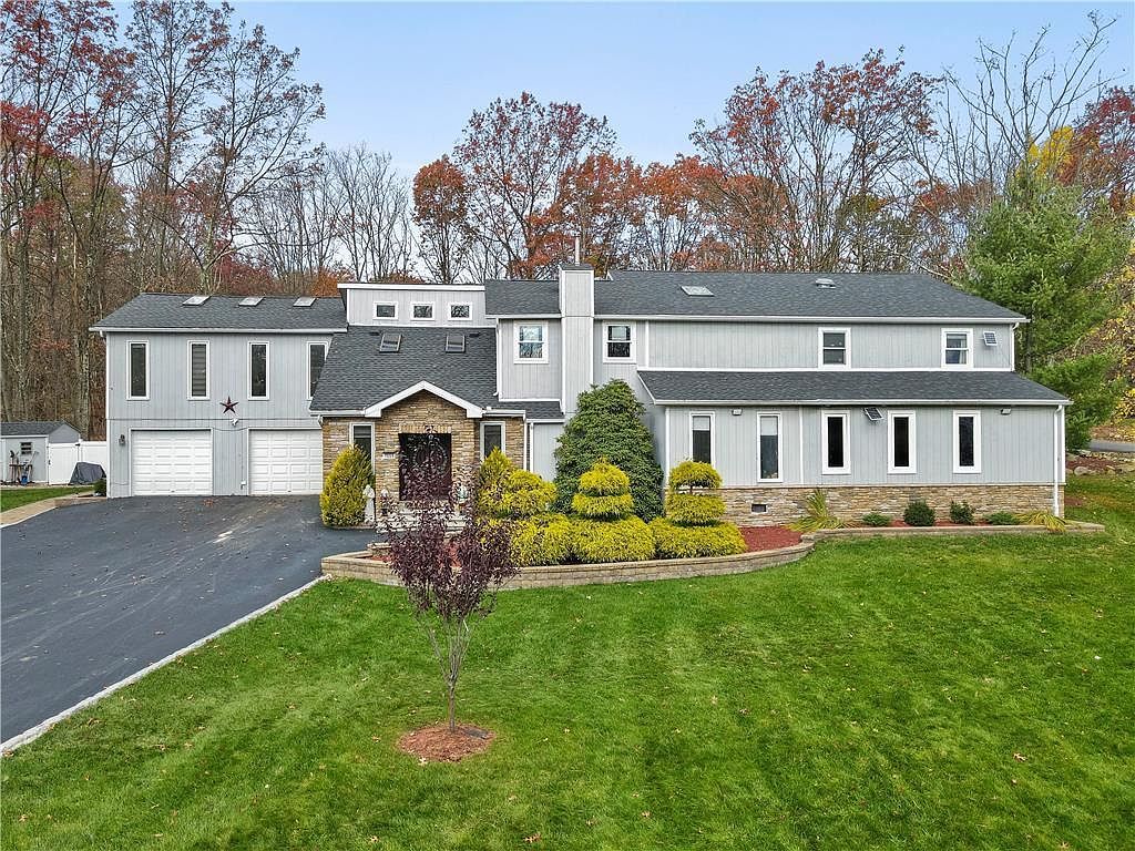 1555 Longleaf Dr Effort, PA 18330 - Thumbnail 2