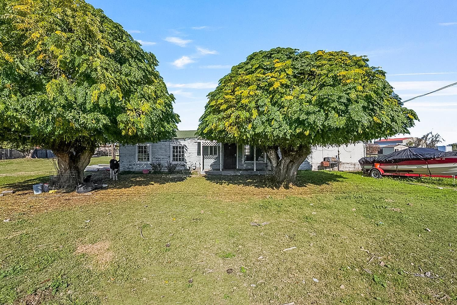 633 W Greenway Ave Turlock, CA 95380 - Thumbnail 2