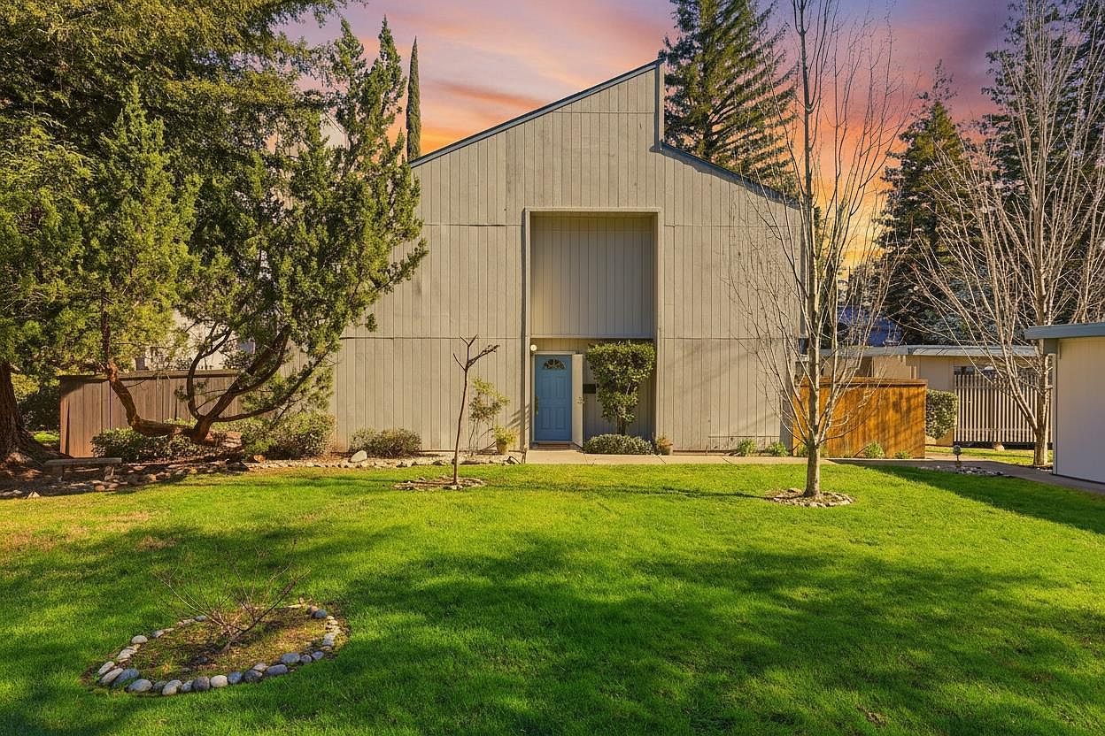 5274 Lake Knoll Ln Fair Oaks, CA 95628 - Thumbnail 2