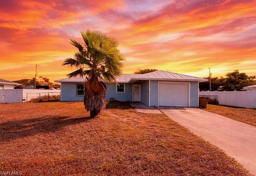 419 NE 16th Pl Cape Coral, FL 33909 - Thumbnail 2