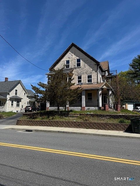 137-139 Woodstock Ave Putnam, CT 06260  | Multi Family
