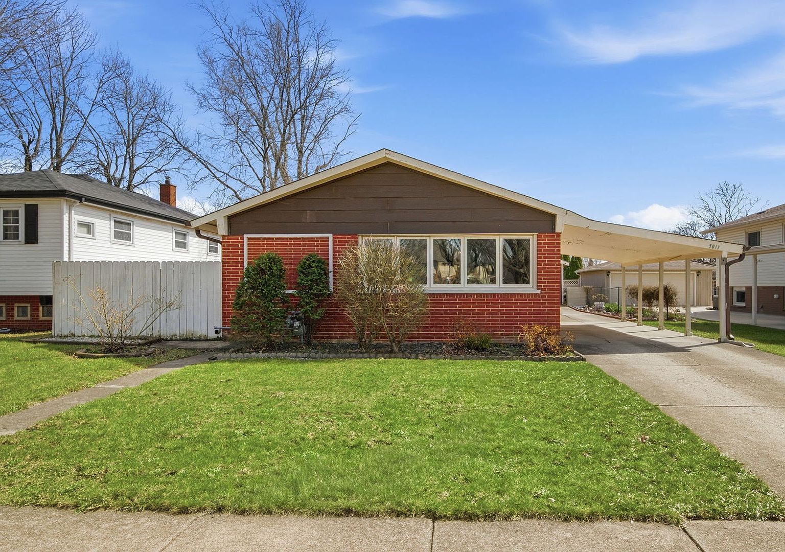 5017 W 101st St Oak Lawn, IL 60453  | Single Family