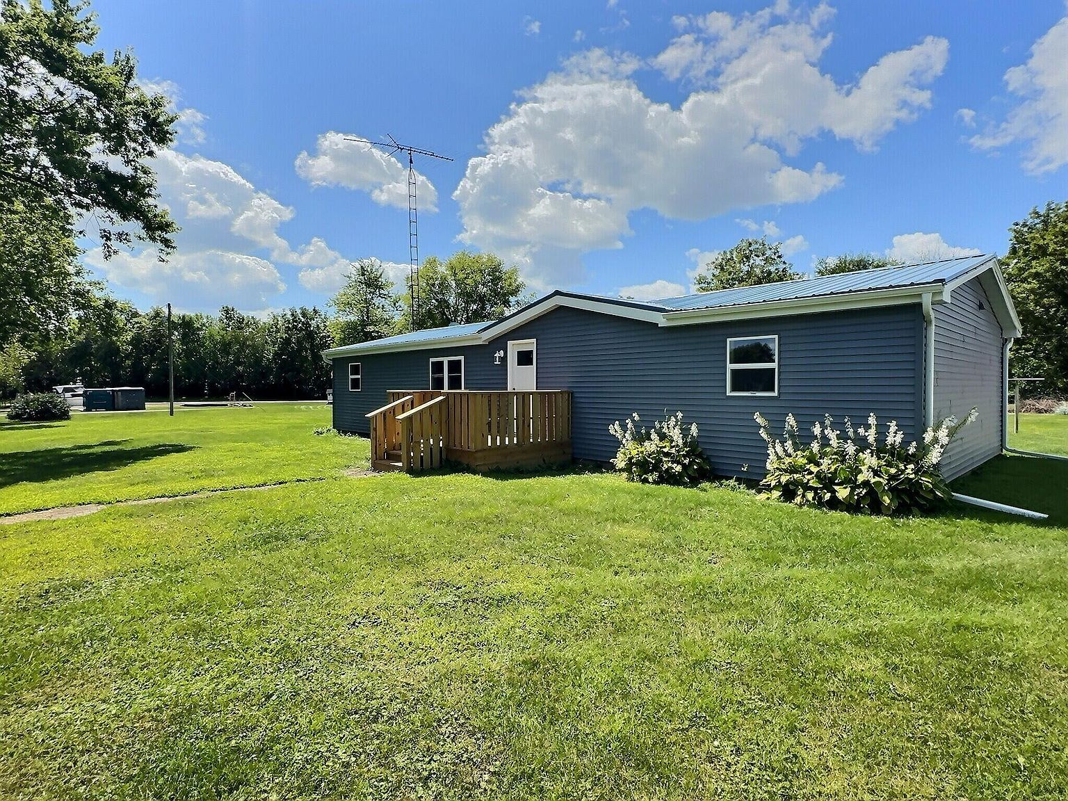 306 S Chestnut St Earl Park, IN 47942 - Thumbnail 2