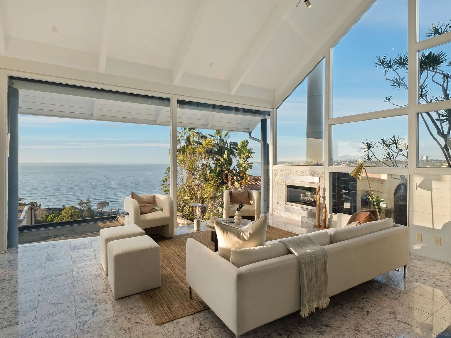 1705 Valdes Dr La Jolla, CA 92037 - Thumbnail 2