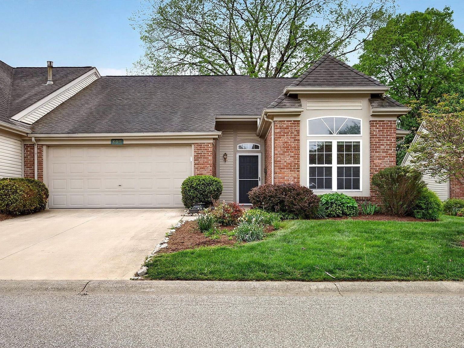 608 E Moss Creek Dr Bloomington, IN 47401  | Condominium