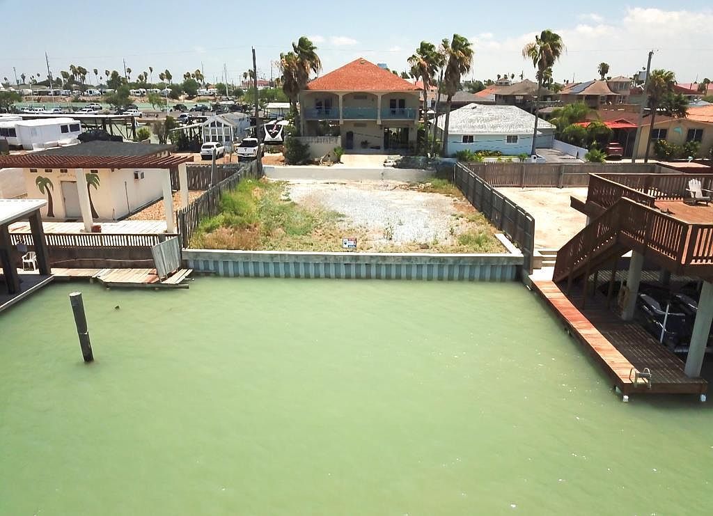 814 Tarpon Ave Port Isabel, TX 78578 - Thumbnail 2