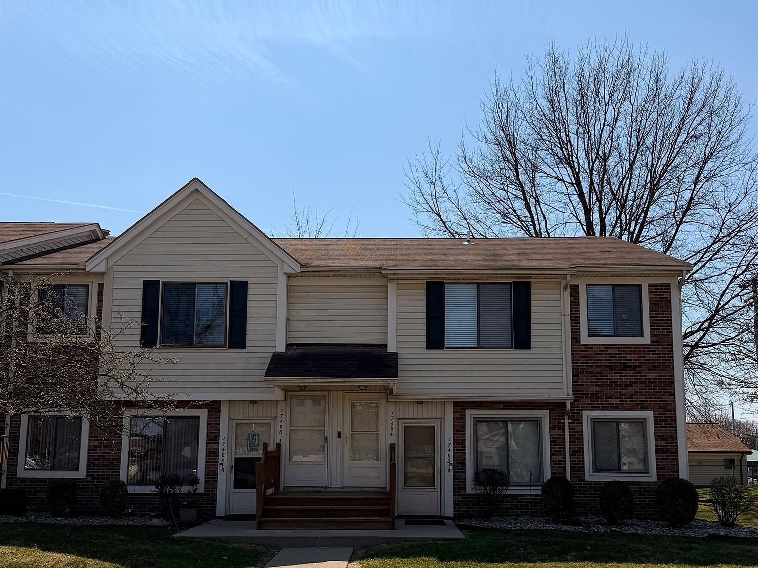 17408 Utica Oaks Ln Roseville, MI 48066  | Condominium