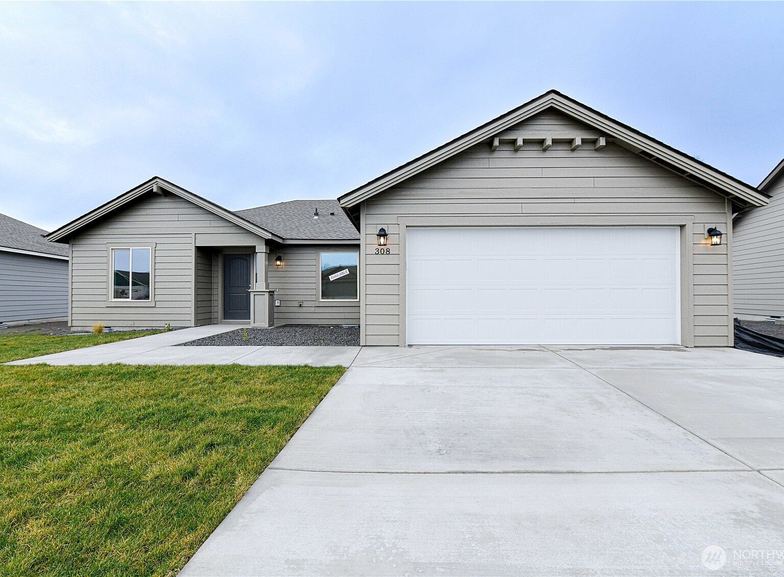 308 N Sandy Loop Moses Lake, WA 98837 - Thumbnail 2