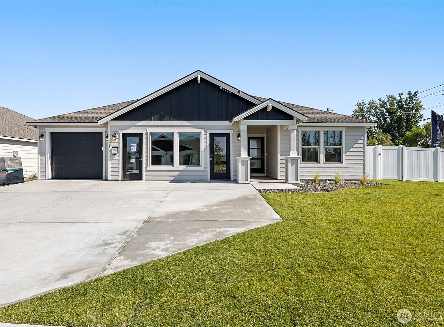 4208 W Sandy Ct Moses Lake, WA 98837 - Thumbnail 2