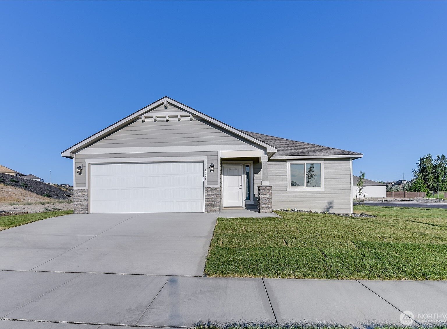 321 N Lessor Loop Moses Lake, WA 98837 | Single Family