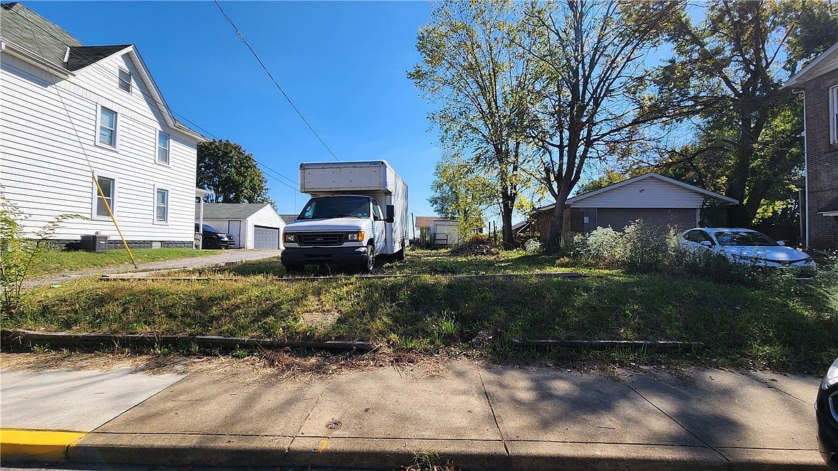 267 Reno St Rochester, PA 15074 - Thumbnail 2
