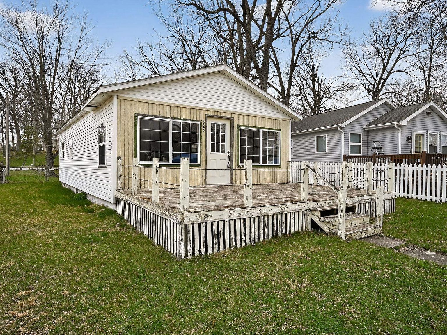 3254 W Circle Dr Columbia City, IN 46725  | Single Family