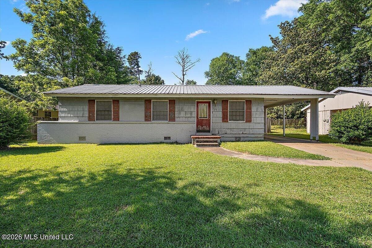 1015 Linden Dr Kosciusko, MS 39090, 39090