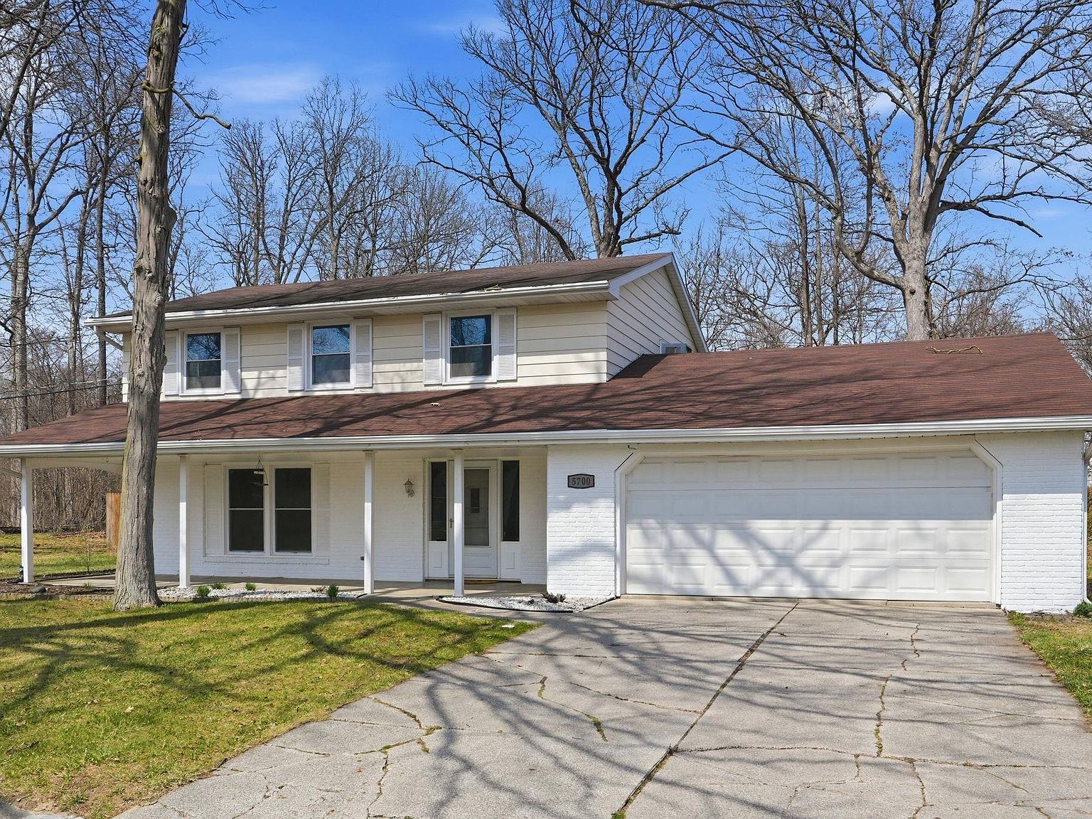 5700 Fontana Dr Fort Wayne, IN 46815  | Single Family