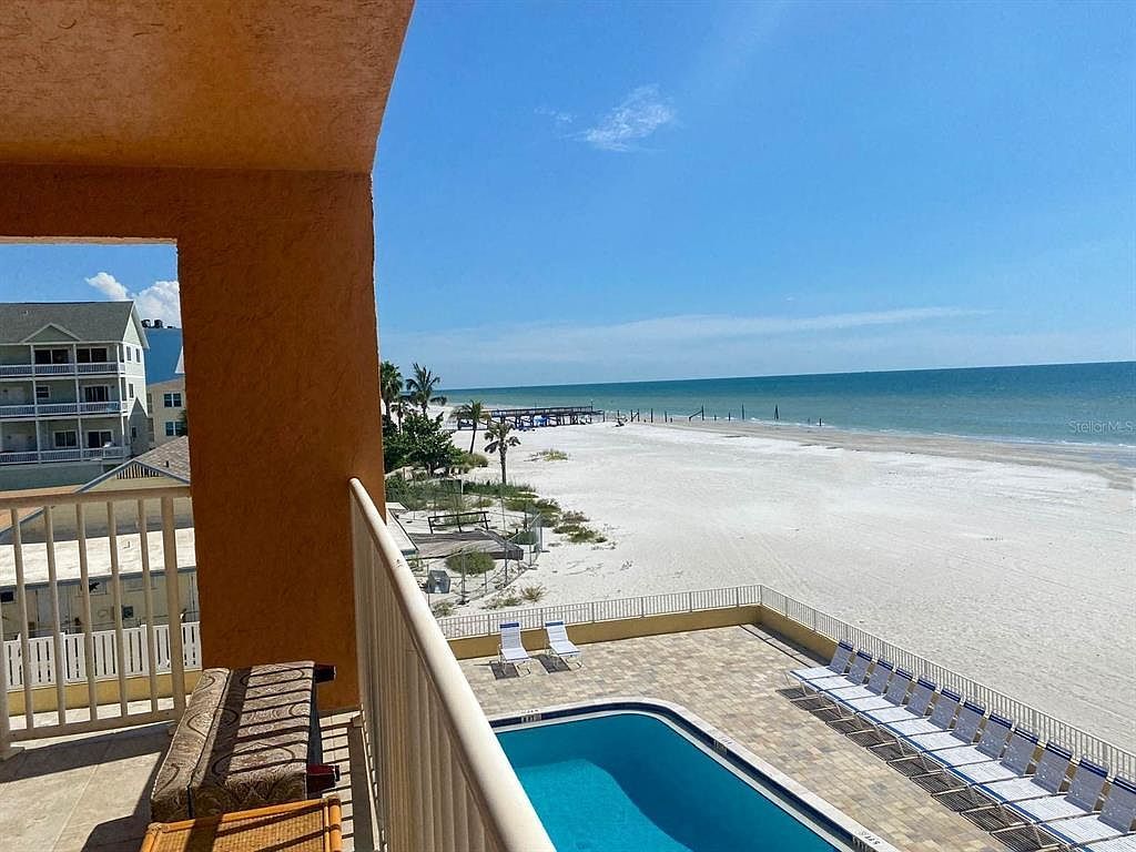18610 Gulf Blvd APT 203 Indian Shores, FL 33785 - Thumbnail 2