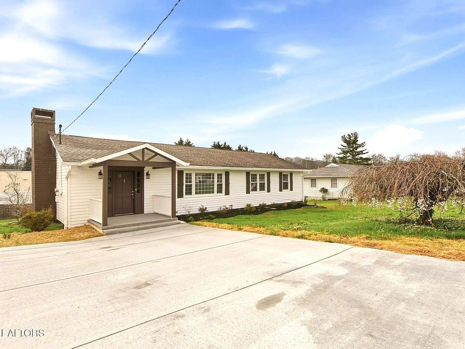 418 Highland Dr Clinton, TN 37716 - Thumbnail 2