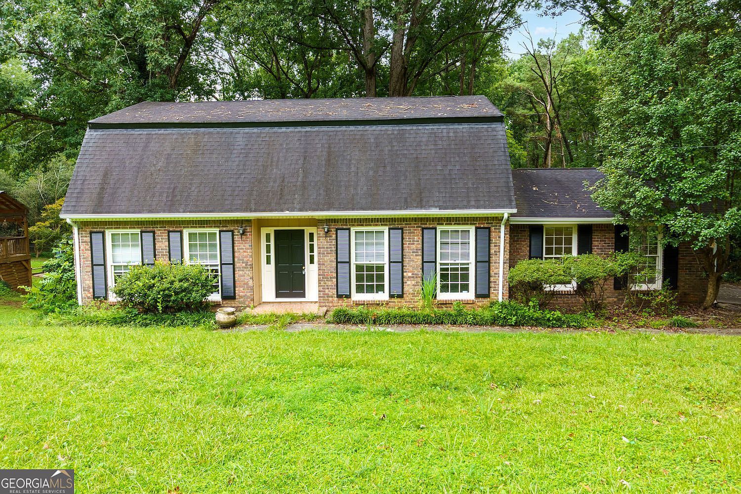 2067 Crescent Dr Snellville, GA 30078 - Thumbnail 2