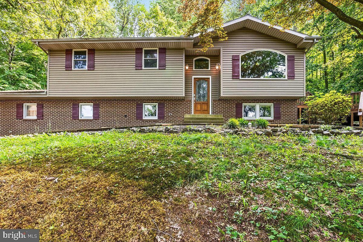 102 Ironmaster Rd Lebanon, PA 17042 - Thumbnail 2