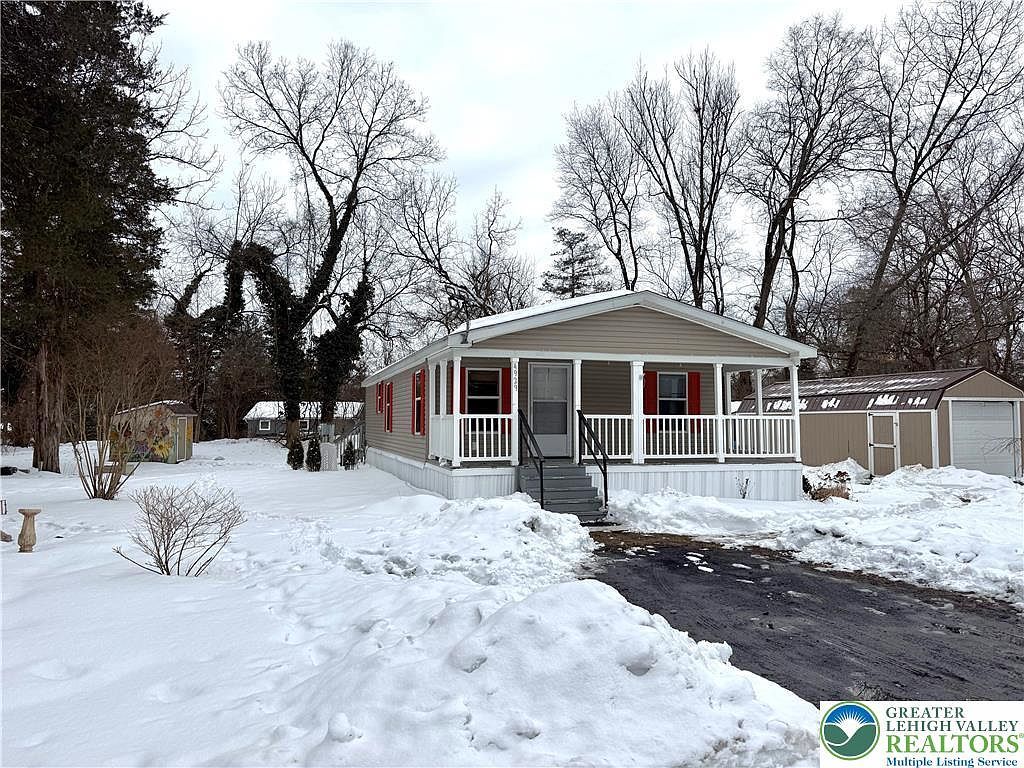 4929 Cedar Grove Park Bangor, PA 18013 - Thumbnail 2