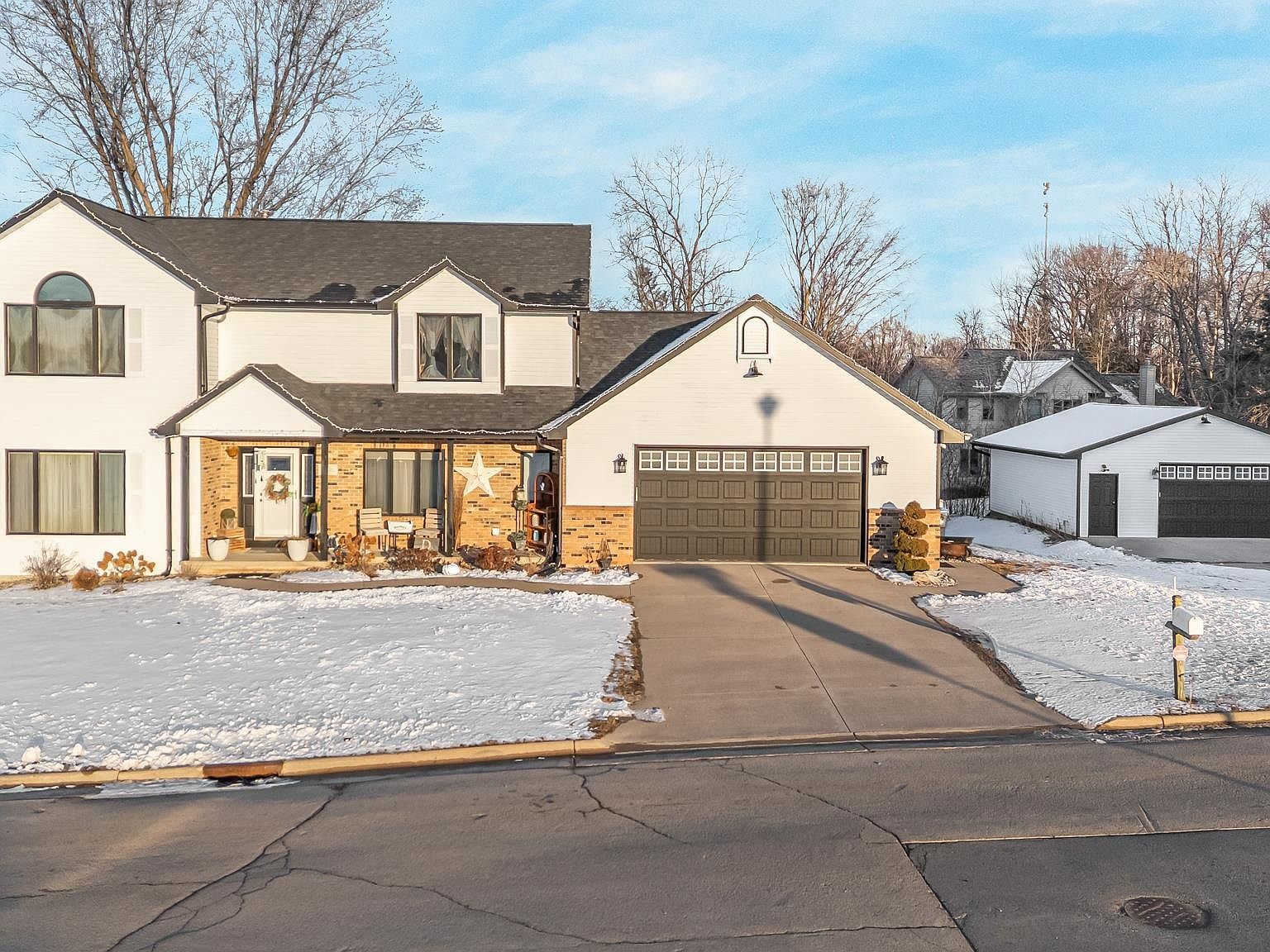 1836 Oshkosh St New London, WI 54961 - Thumbnail 2