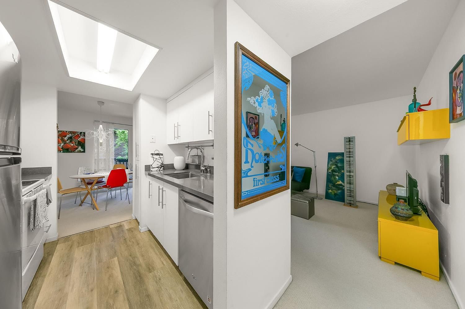 2424 Larkspur Ln APT 216 Sacramento, CA 95825 - Thumbnail 2