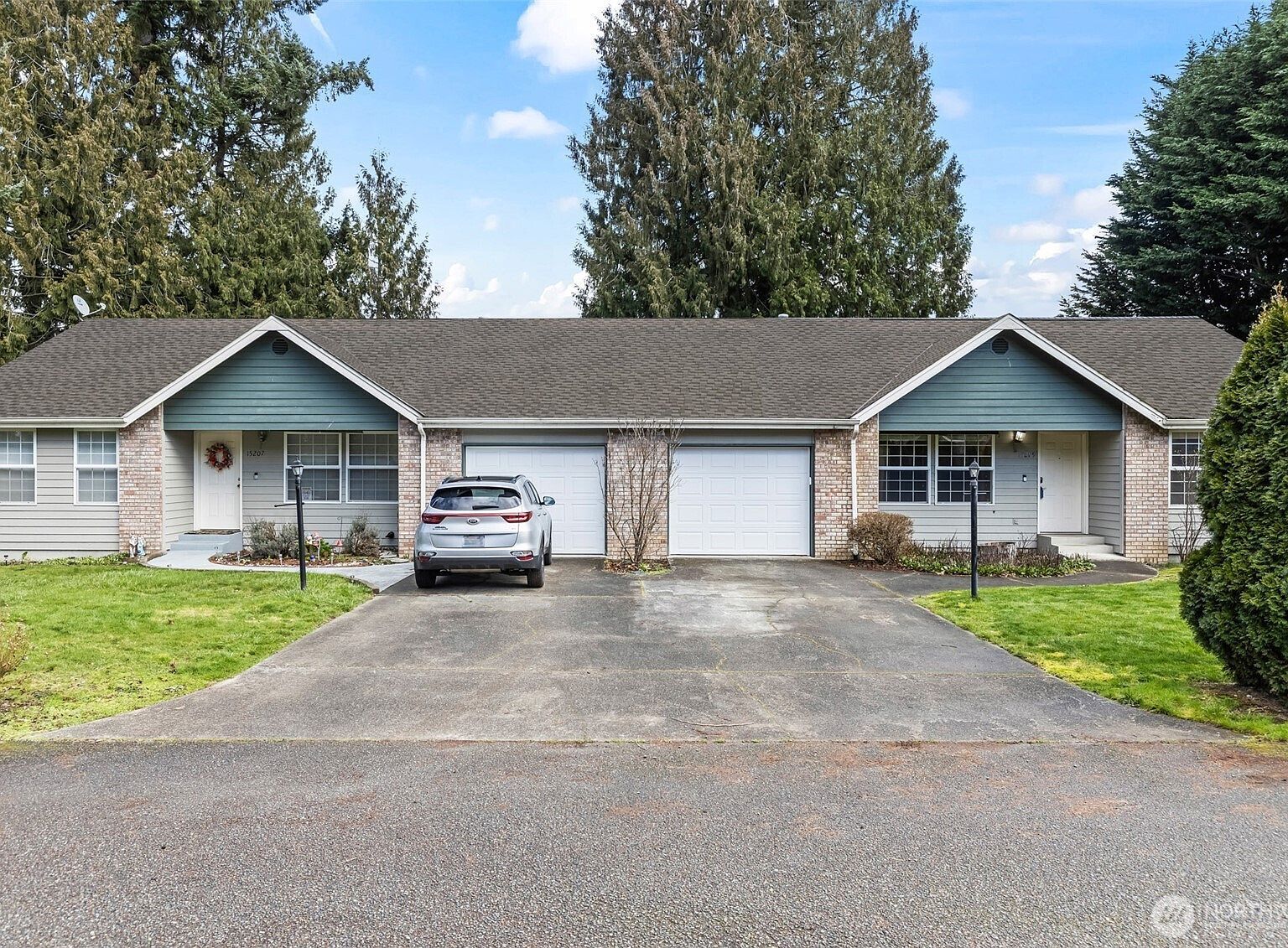 15207-15209 95th Avenue Ct E Puyallup, WA 98373 - Thumbnail 2