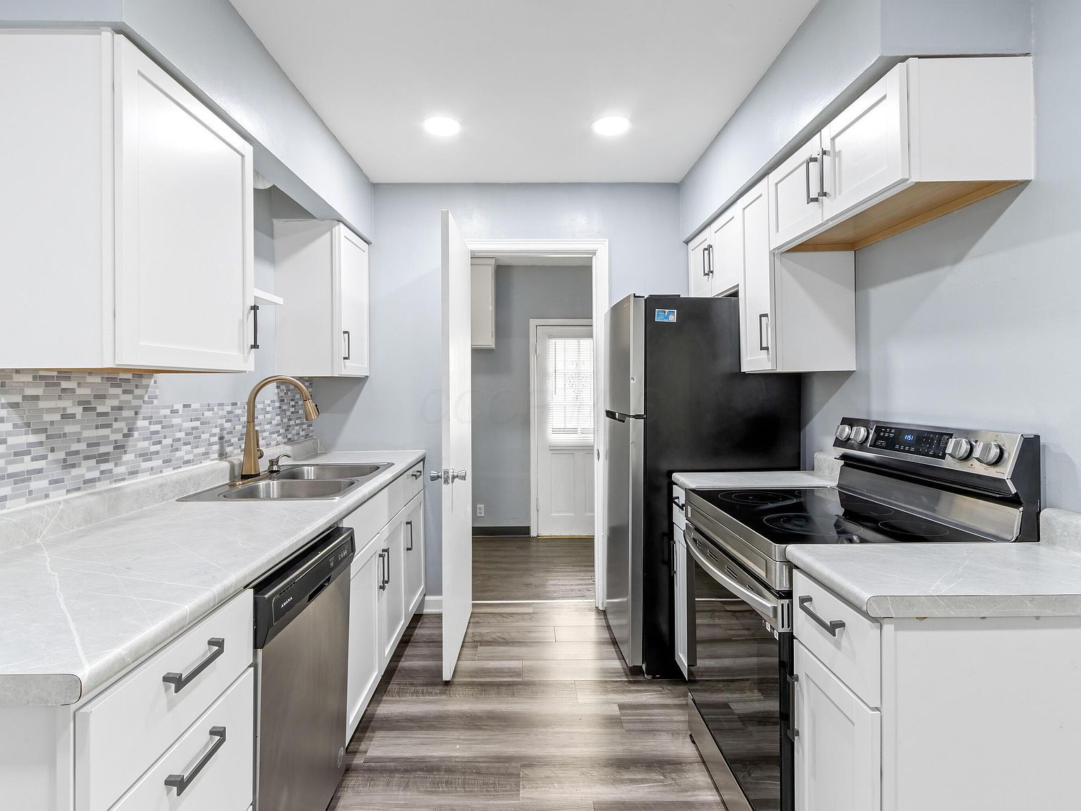 73 N Everett Ave Columbus, OH 43213 - Thumbnail 2