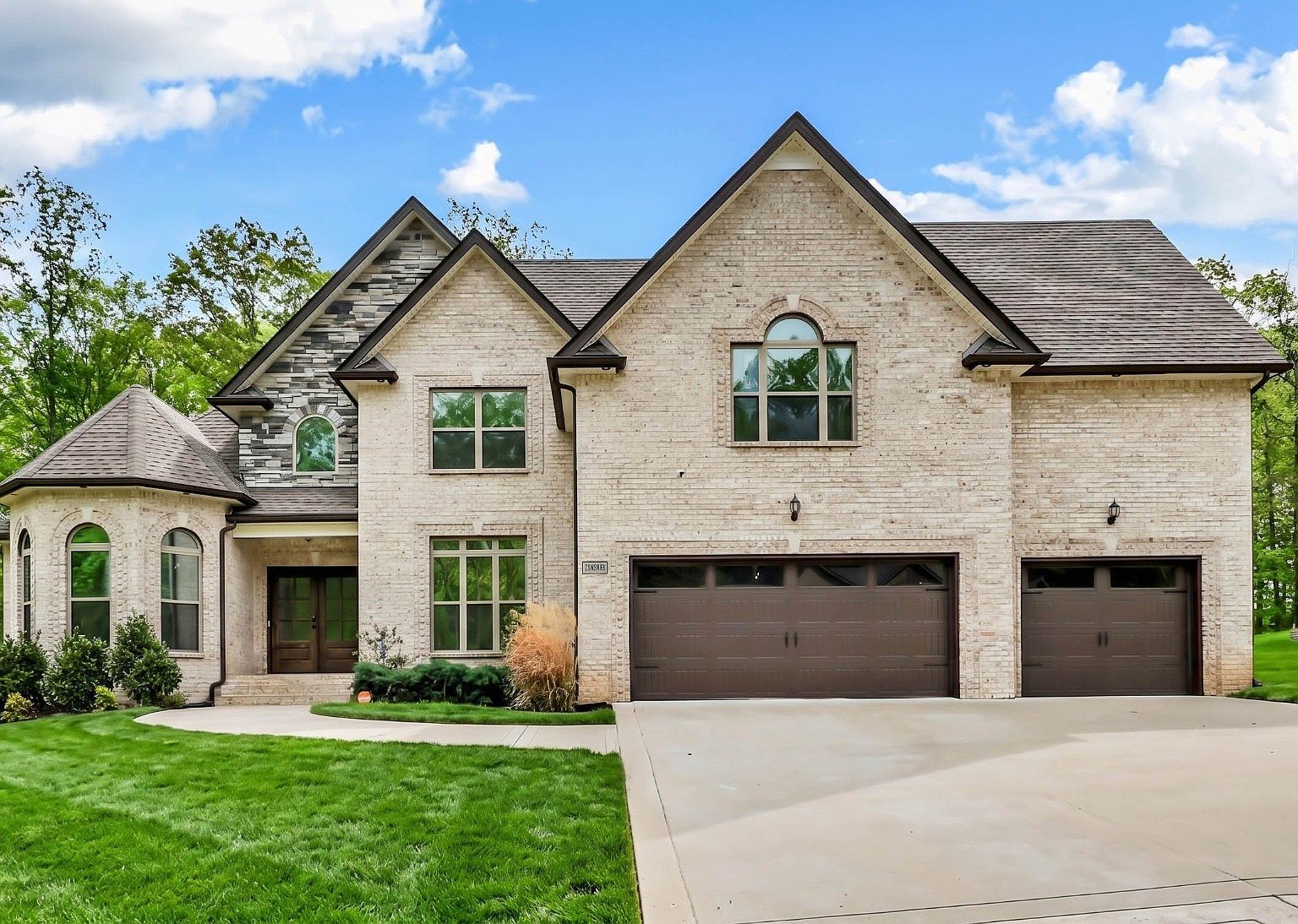 1689 Double R Blvd Clarksville, TN 37042  | Single Family