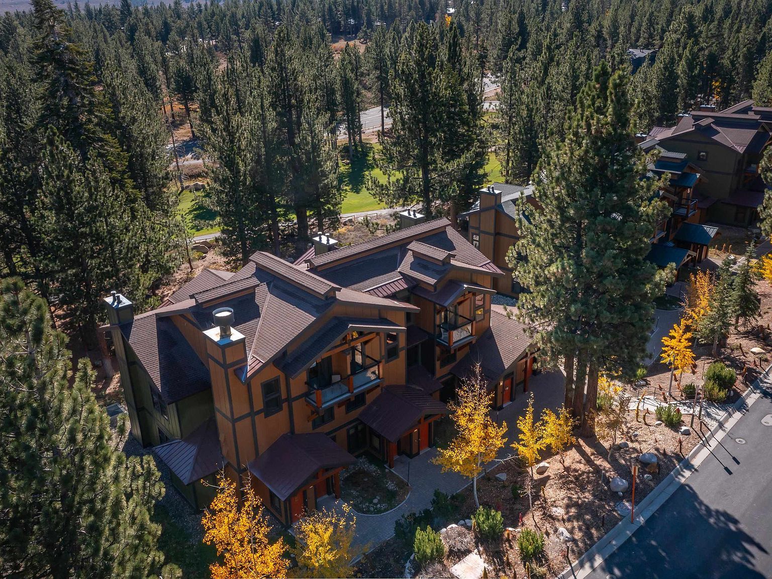 2004 Sierra Star Pkwy #18 Mammoth Lakes, CA 93546 - Thumbnail 2