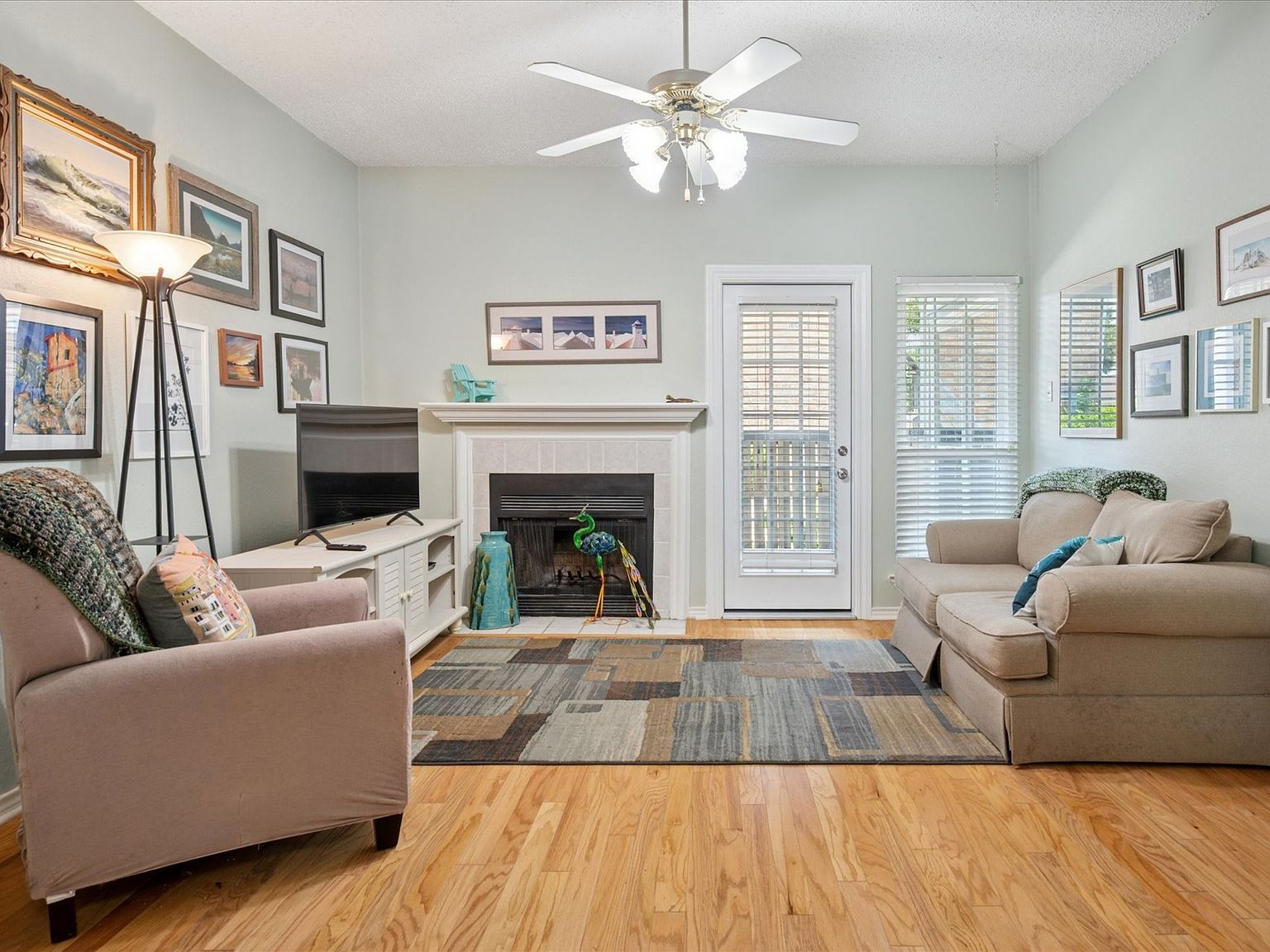 1601 Marsh Ln APT 208 Carrollton, TX 75006 - Thumbnail 2