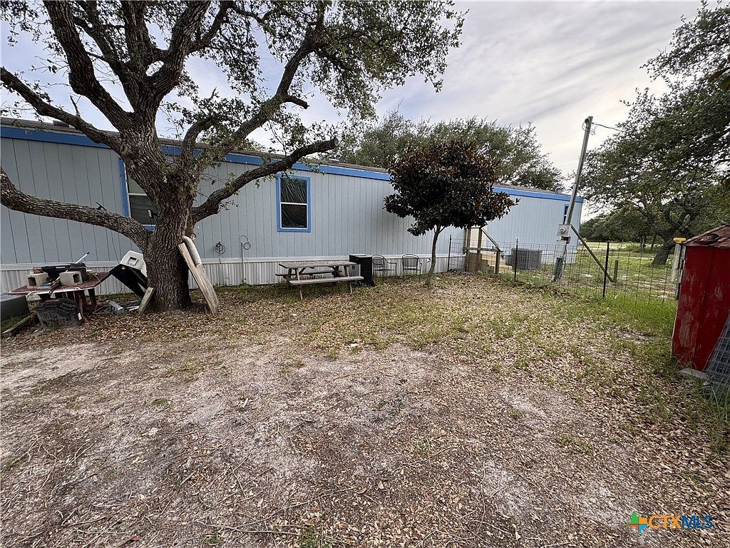 1001 Merinel Ln Rockport, TX 78382 - Thumbnail 2