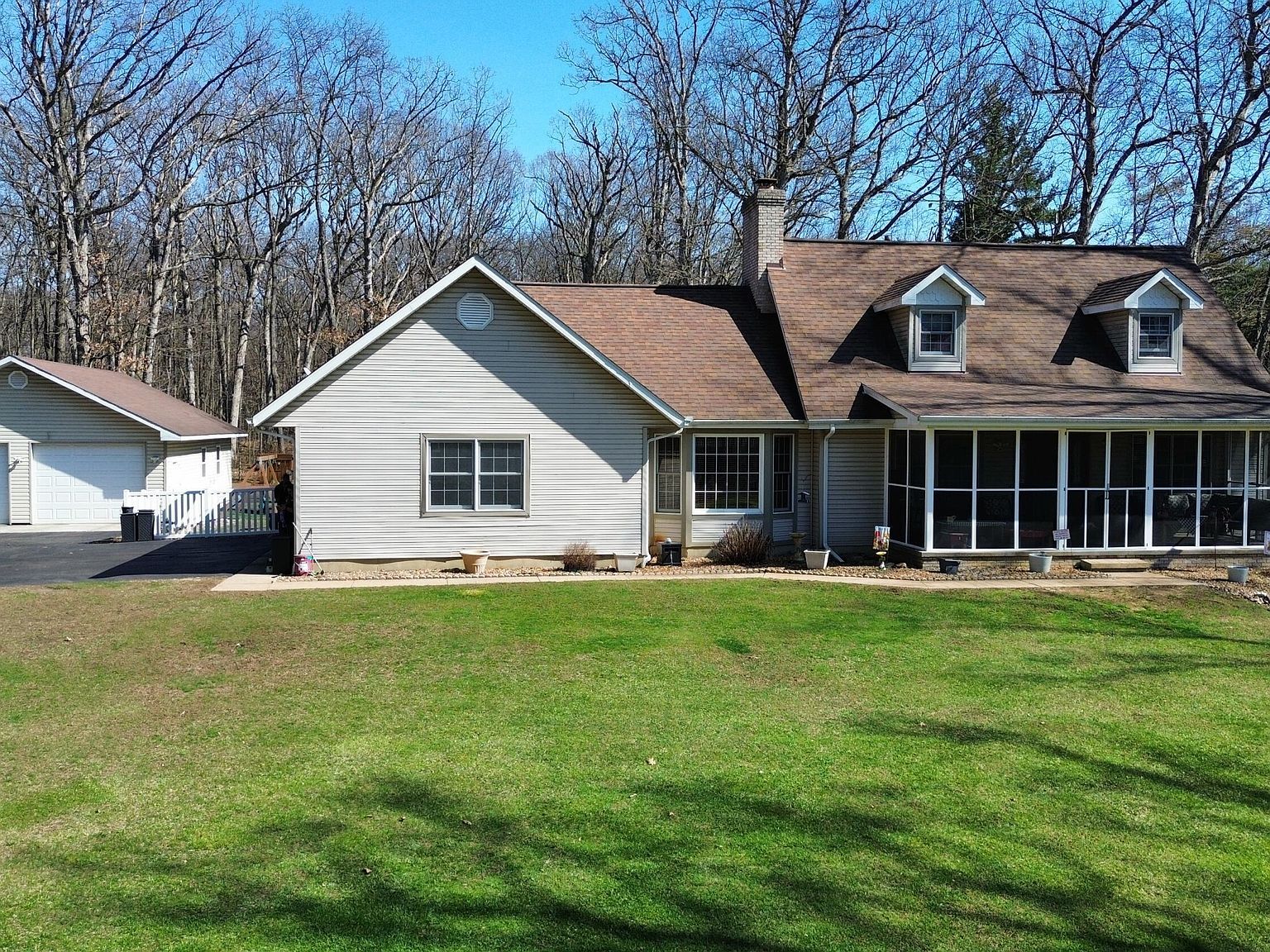 490 W 75 S Valparaiso, IN 46385  | Single Family