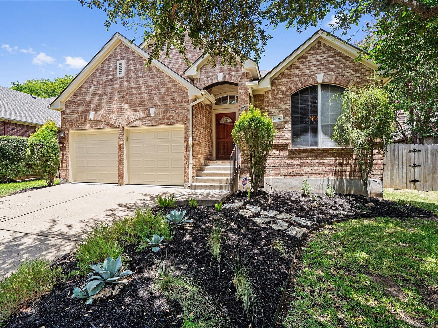 2328 Rodeo Dr Austin, TX 78727 - Thumbnail 2