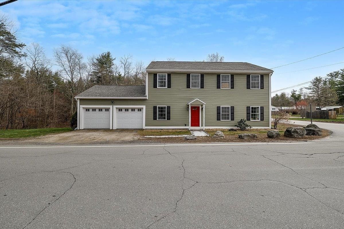 1 Langs Ln Newmarket, NH 03857  | Single Family