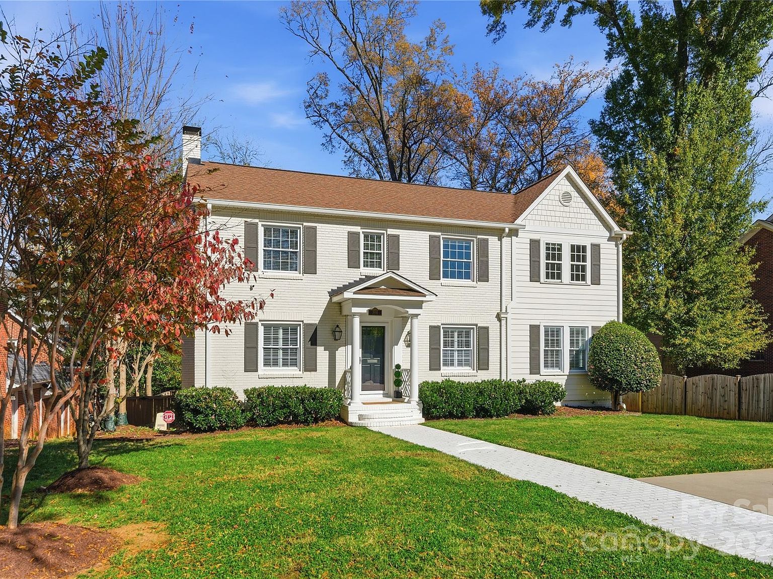 1305 Lilac Rd Charlotte, NC 28209 - Thumbnail 2