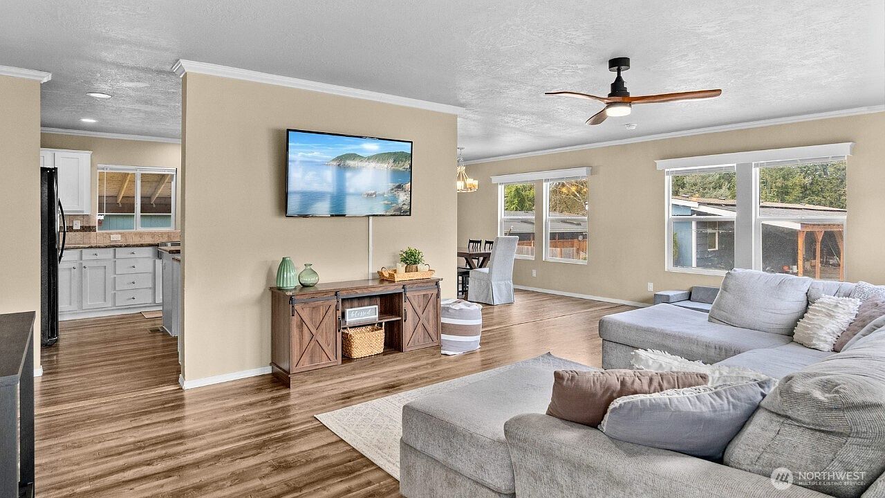 7618 157th Street Ct E #93 Puyallup, WA 98375 - Thumbnail 2