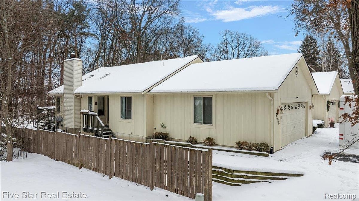 6586 Pontiac Lake Rd #1 Waterford, MI 48327 - Thumbnail 2