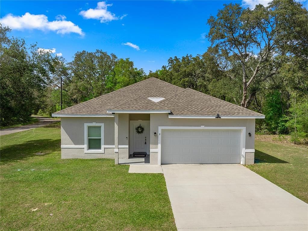 2 Magnolia Pass Trce Ocklawaha, FL 32179  | Single Family
