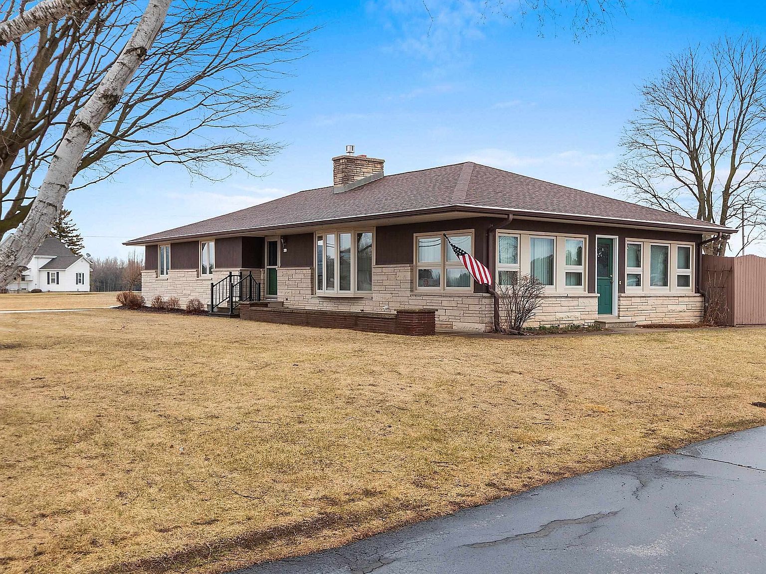 914 S Main St Mishicot, WI 54228  | Single Family