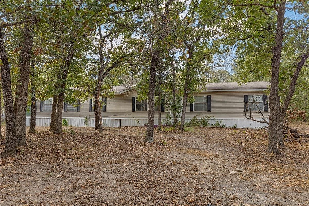 120 Twin Oaks Rd Elgin, TX 78621 - Thumbnail 2