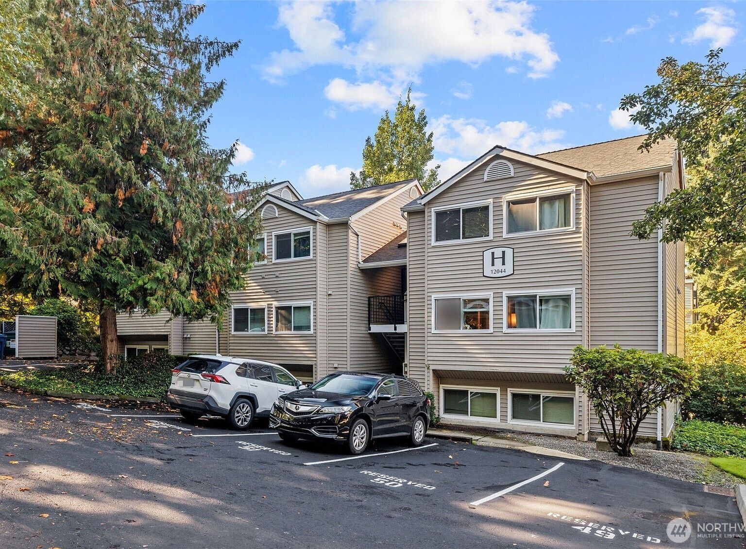 12044 100th Ave NE APT H102 Kirkland, WA 98034 - Thumbnail 2