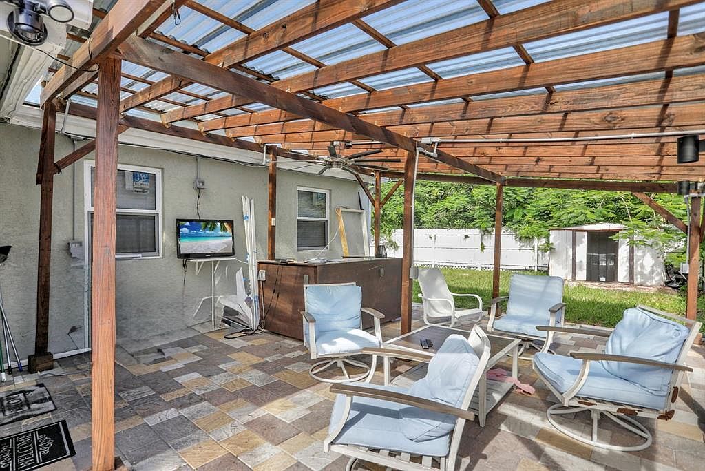 5332 NE 15th Ave Pompano Beach, FL 33064 - Thumbnail 2