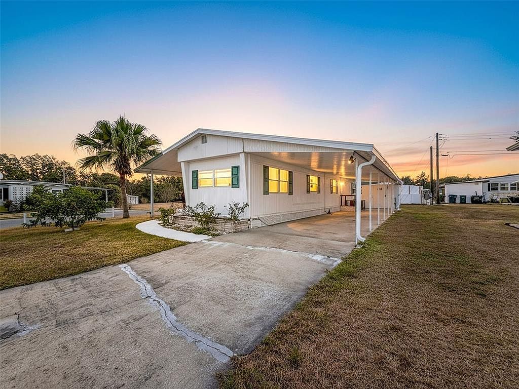 1823 Blue Lake Dr Lakeland, FL 33801 - Thumbnail 2