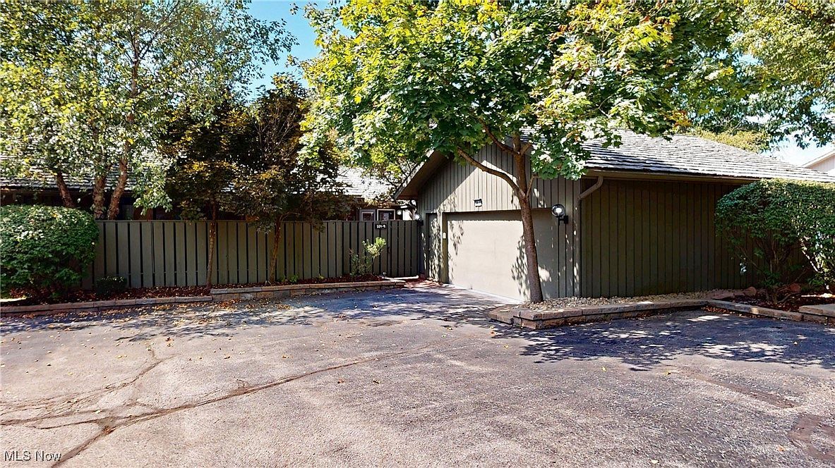 504-9 Concord Downs Cir Aurora, OH 44202 - Thumbnail 2